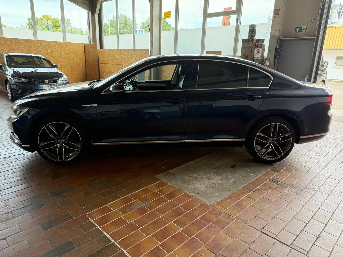 Volkswagen Passat Highline 4Motion*ALU*19Zoll*ACC Blau - 2