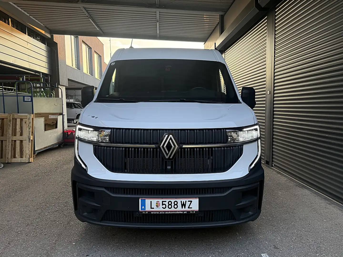 Renault Master Kasten L3H2 3,3t dCi 130 Weiß - 2
