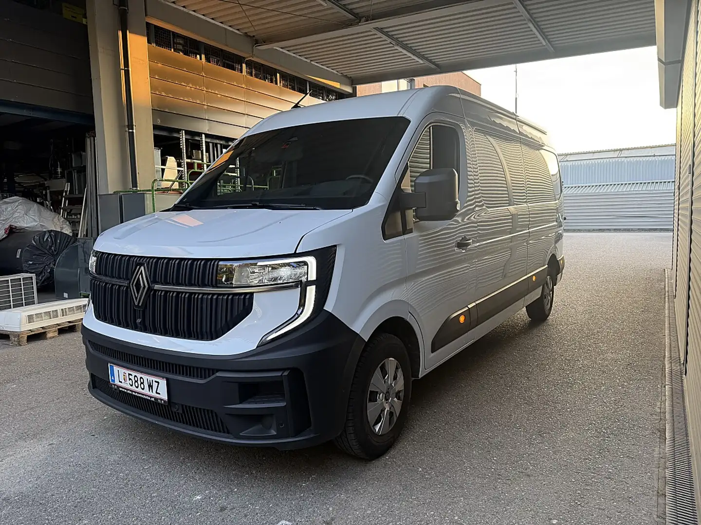 Renault Master Kasten L3H2 3,3t dCi 130 Weiß - 1