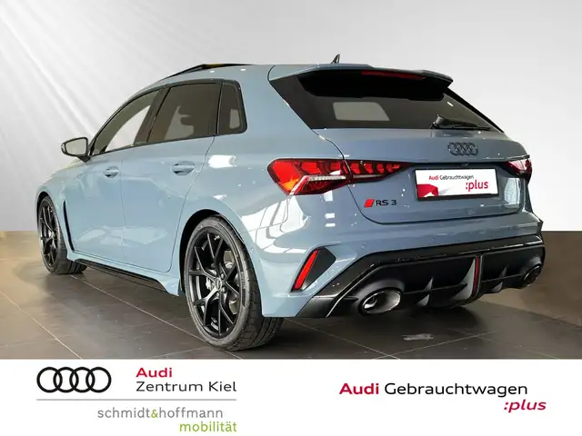 Audi RS3 view 4