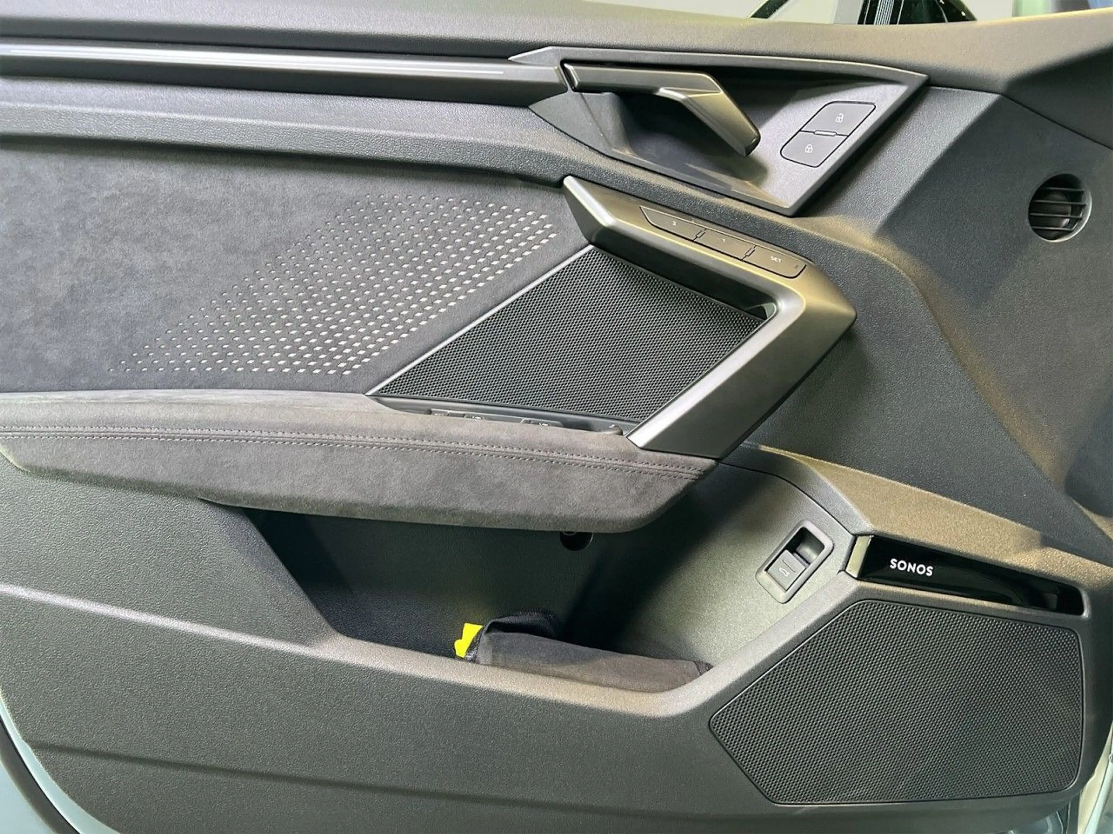 Audi RS3 Sportback S-tronic Navi+ Keramik Sportabgas. — photo 15