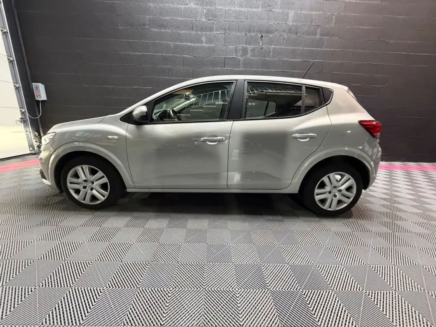Dacia Sandero SCe 65 Confort Gris - 2