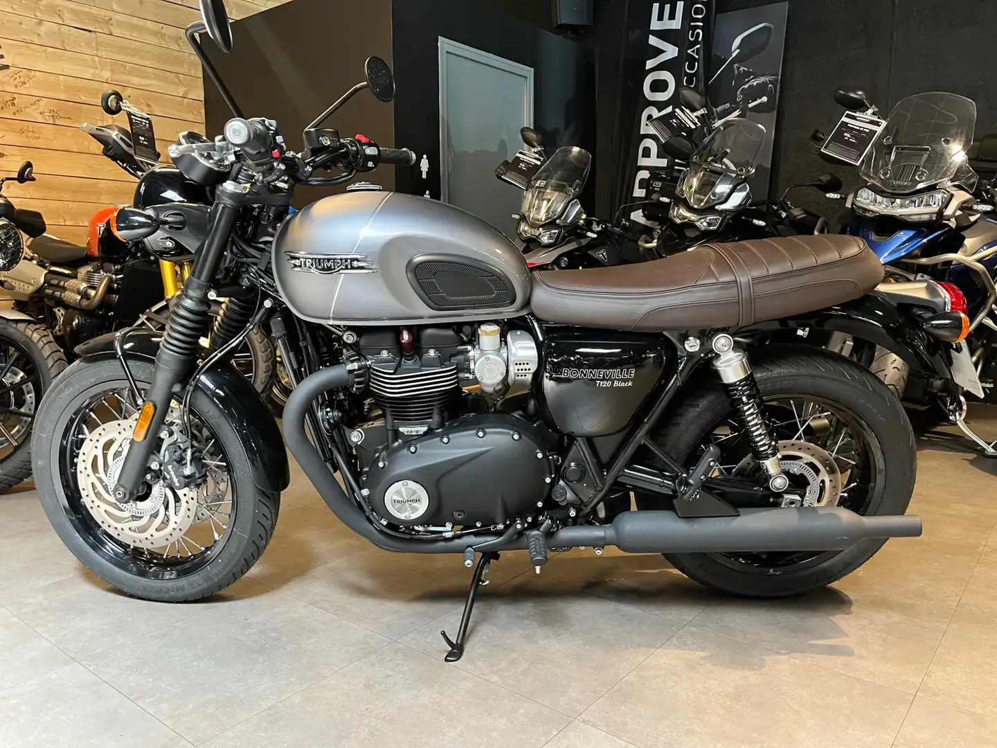 Triumph Bonneville T120 Gri - 1