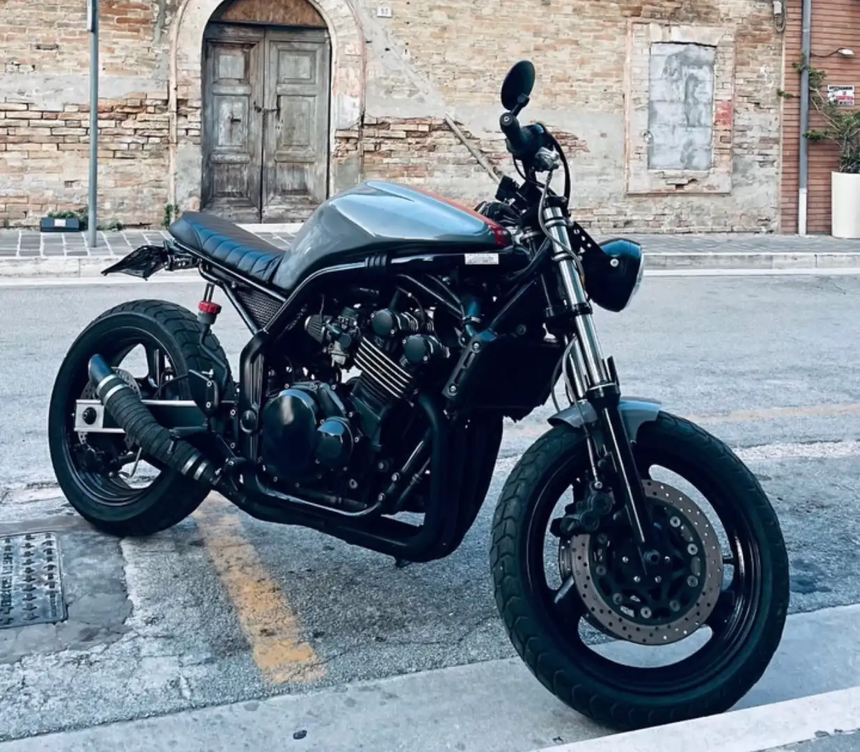 Yamaha FZR 600 Gris - 1