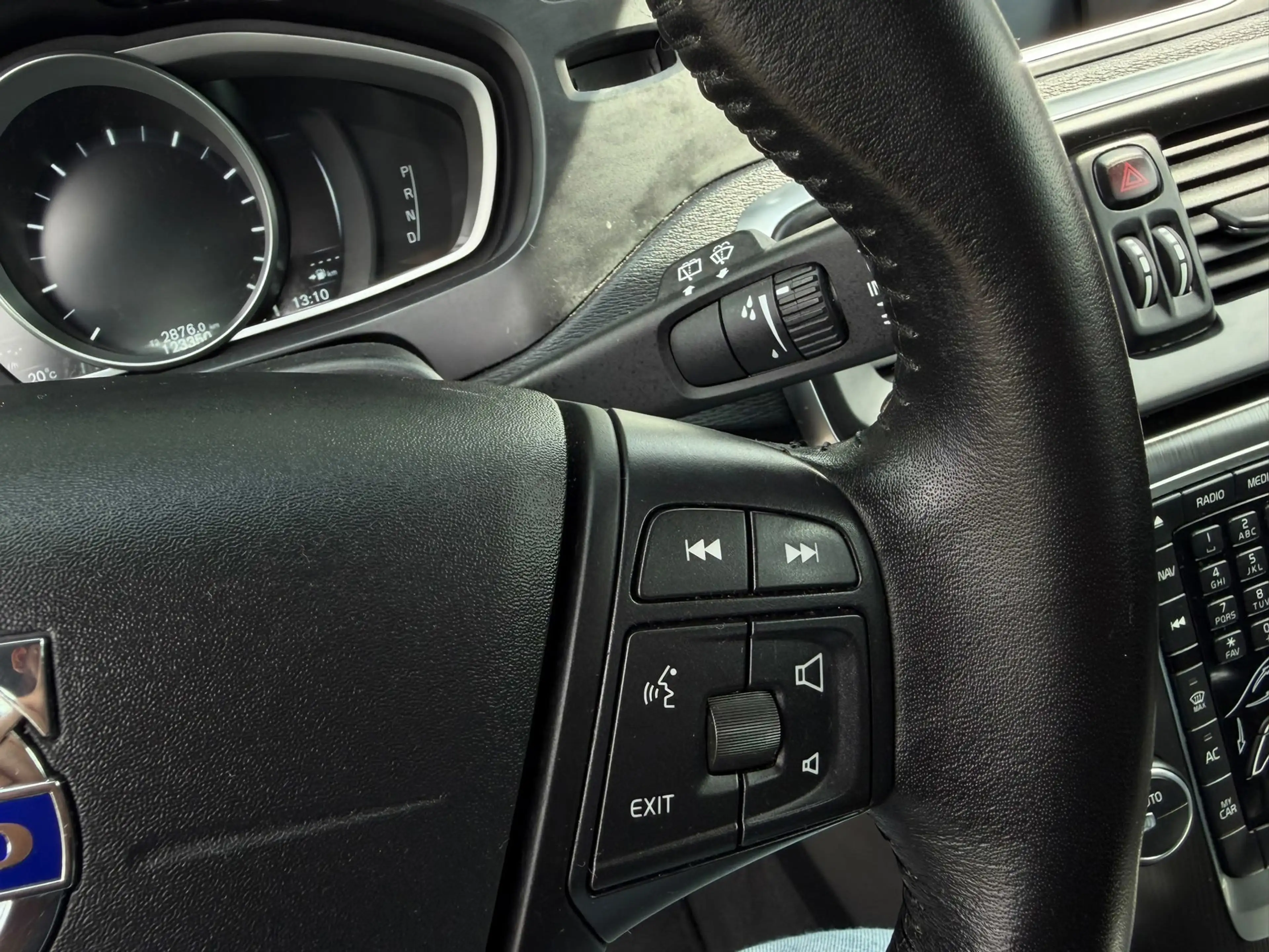 Volvo V40 Cross Country 1.5 T3 Momentum Automaat zeer netjes navigatie par — photo 8