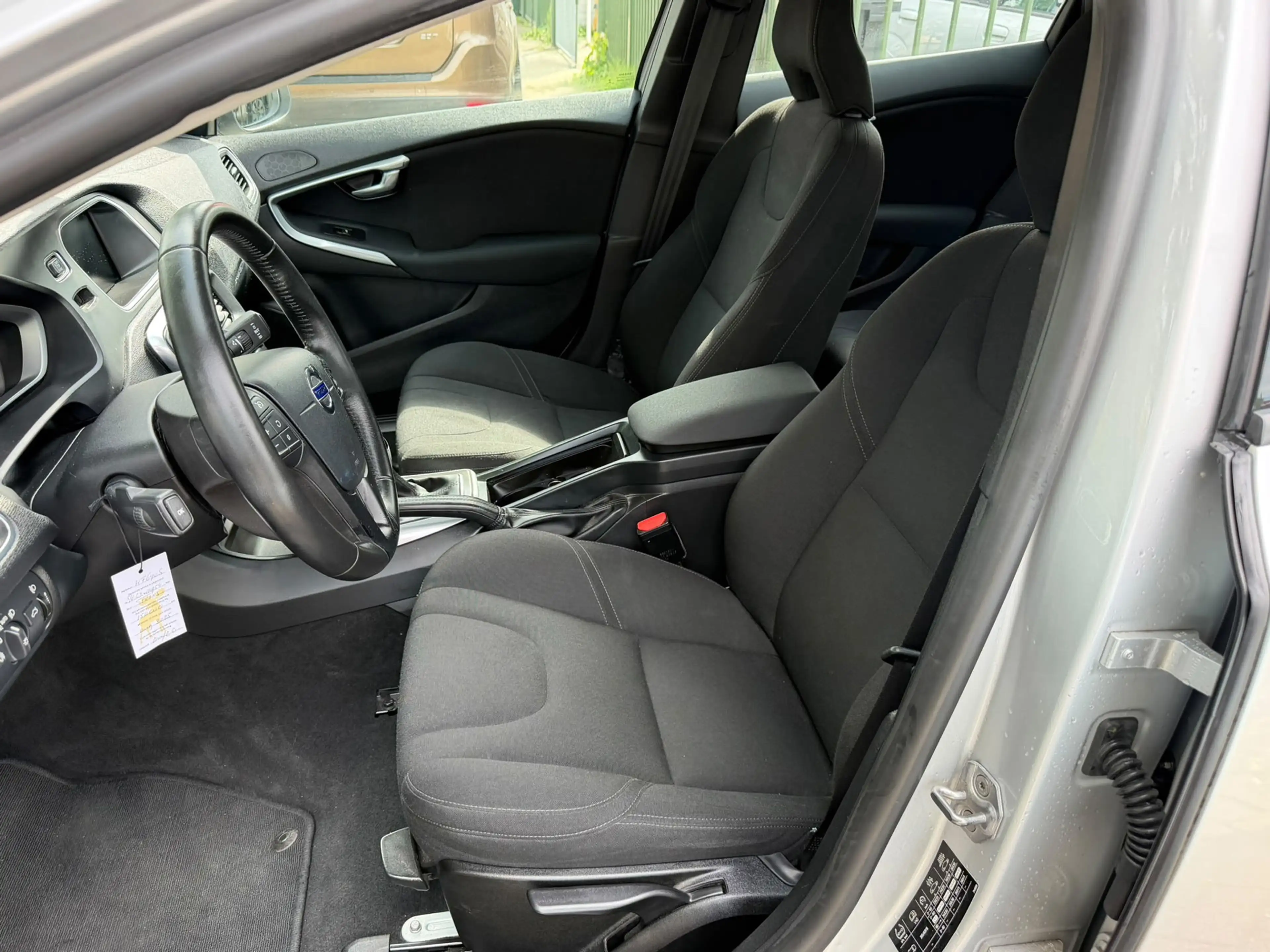 Volvo V40 Cross Country 1.5 T3 Momentum Automaat zeer netjes navigatie par — photo 9
