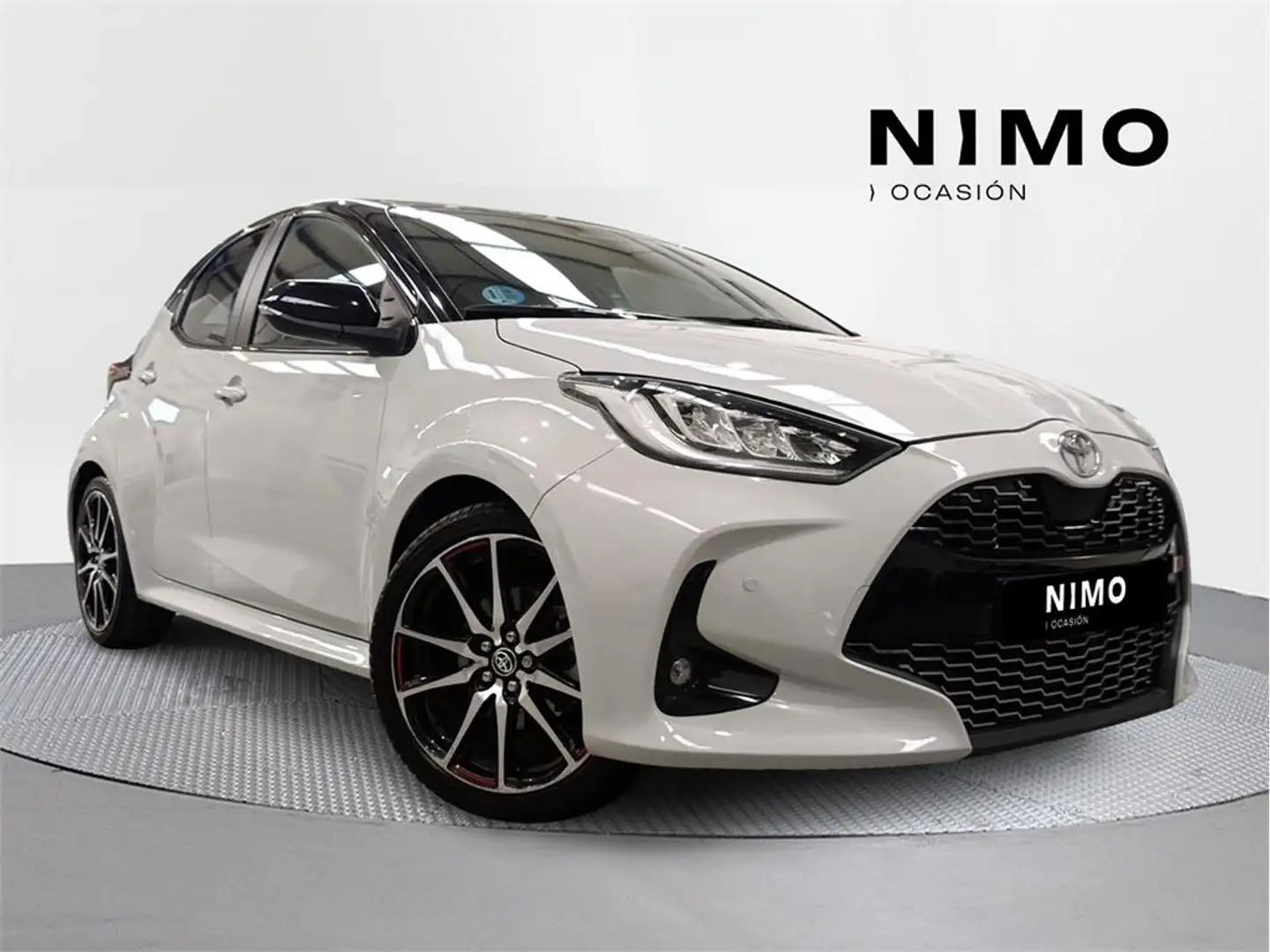 Toyota Yaris 130H 1.5 GR Sport - 1