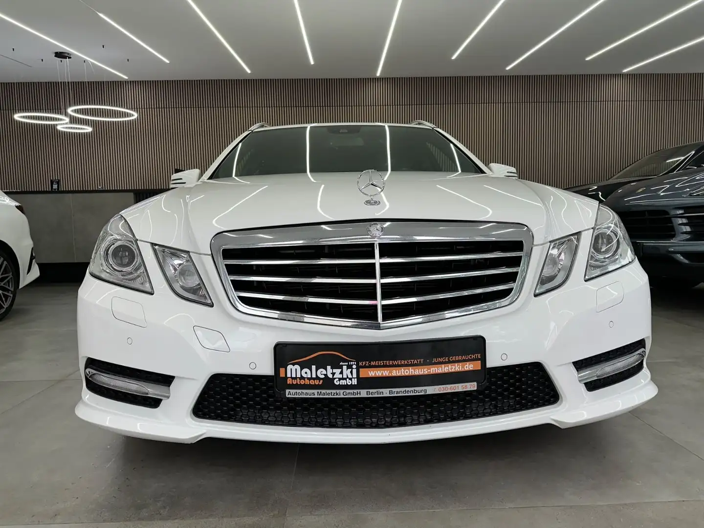 Mercedes-Benz E 250 T CGI BlueEfficiency*AMG*Bi-Xenon*Tempomat Blanc - 2