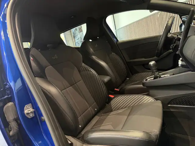 Renault Clio view 9