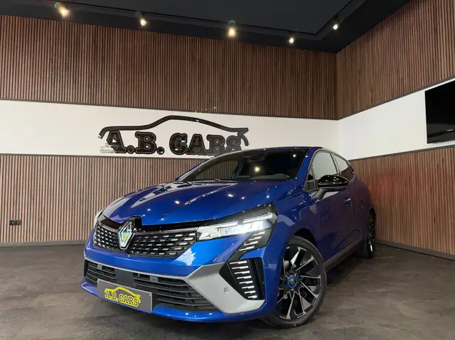 2024 Renault Clio in Blue for sale
