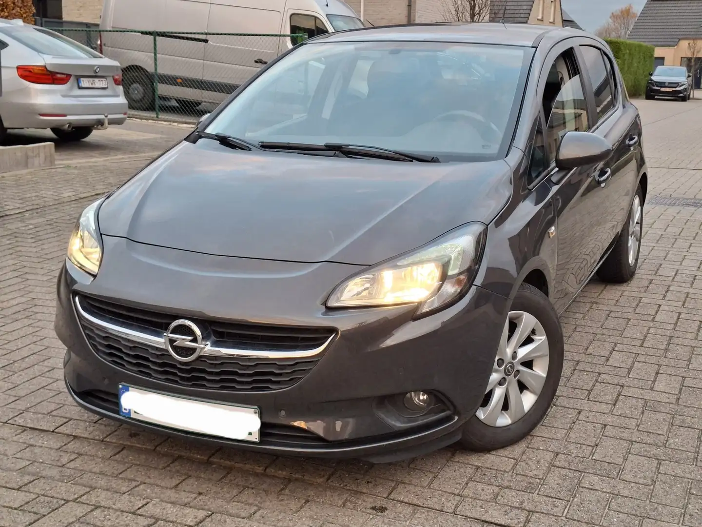Opel Corsa Grijs - 1