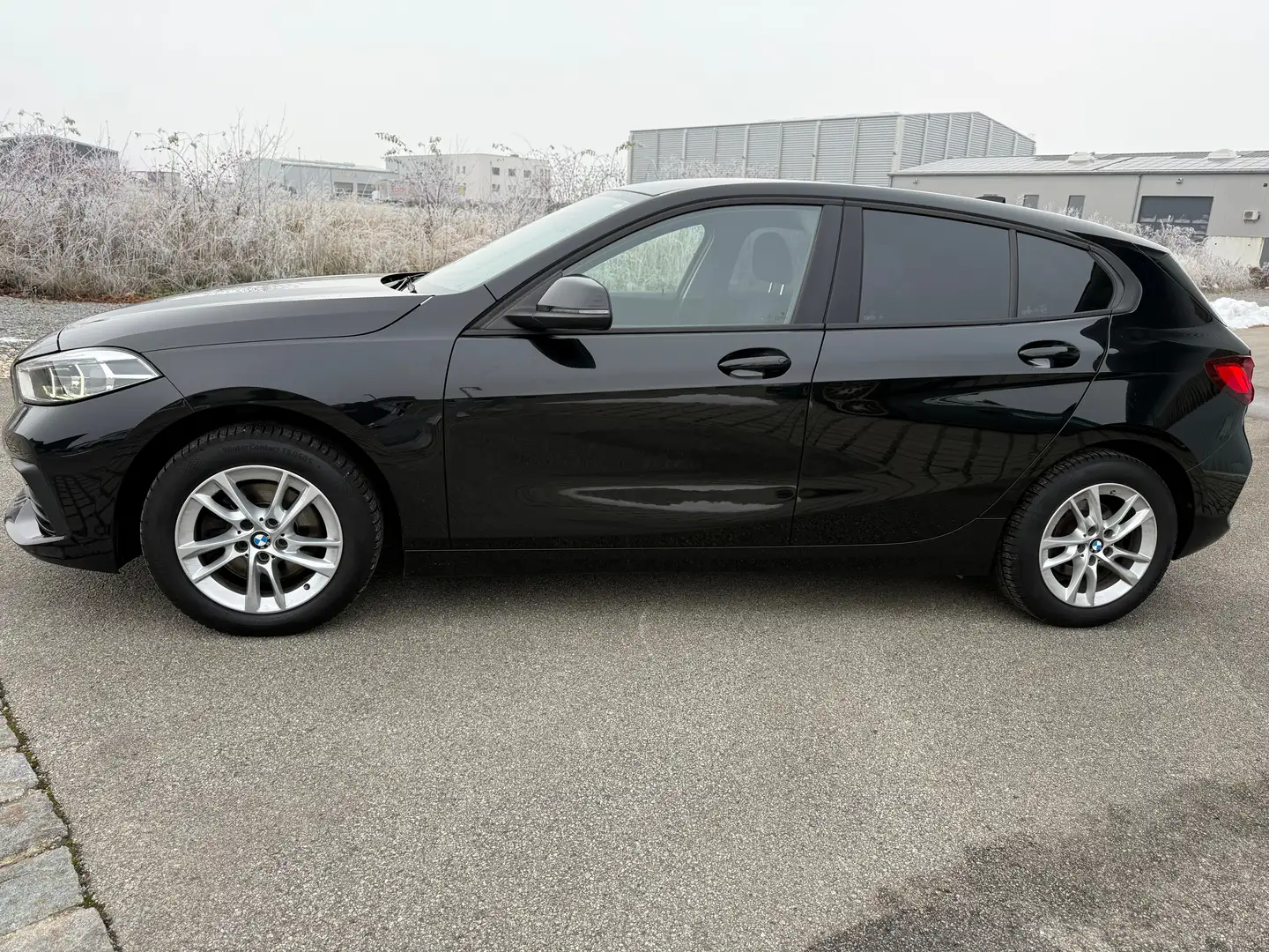 BMW 118 118 i *Head UP* LED* Navi * Automatik*Top Zustand* Schwarz - 2