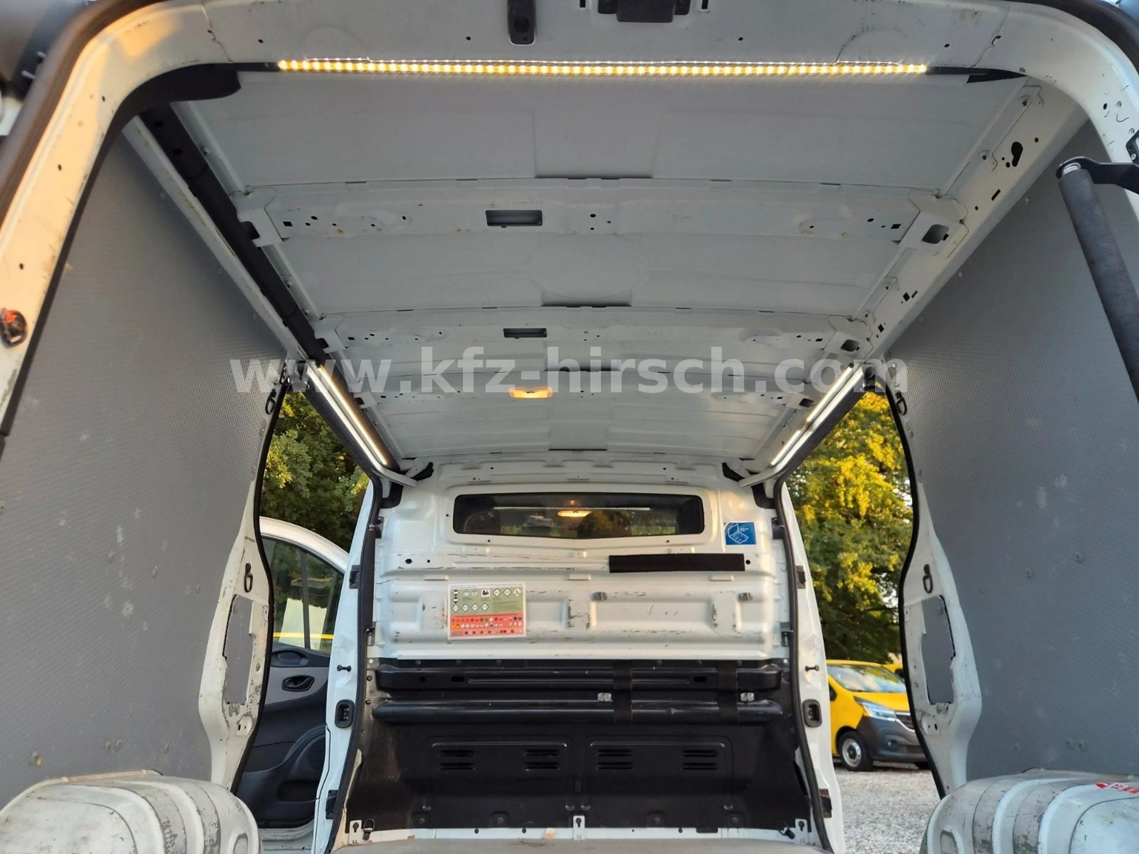 Renault Trafic 2xSchiebetüre + Flügeltüren EU6 Klima — photo 4