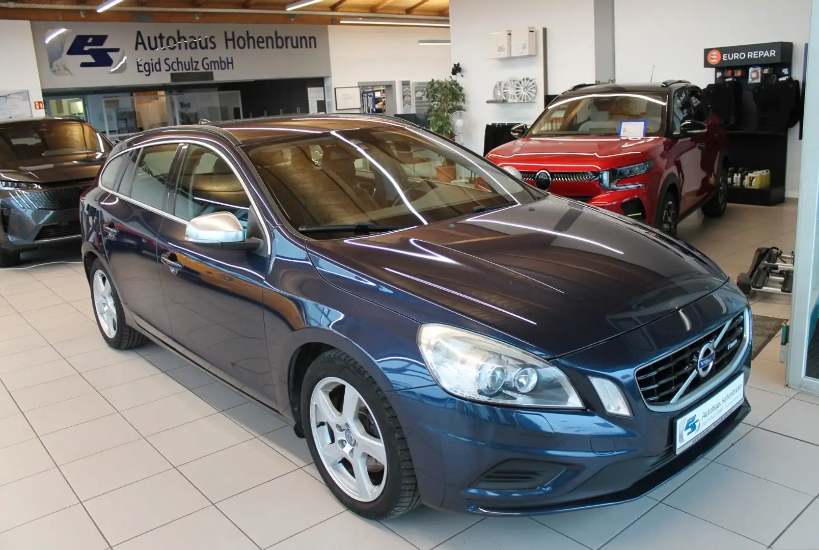 Volvo V60 D3 R-Design Blau - 1