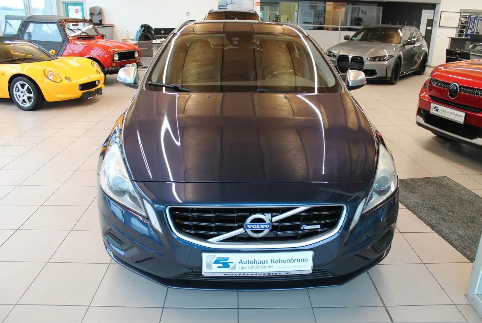 Volvo V60 D3 R-Design Blau - 2