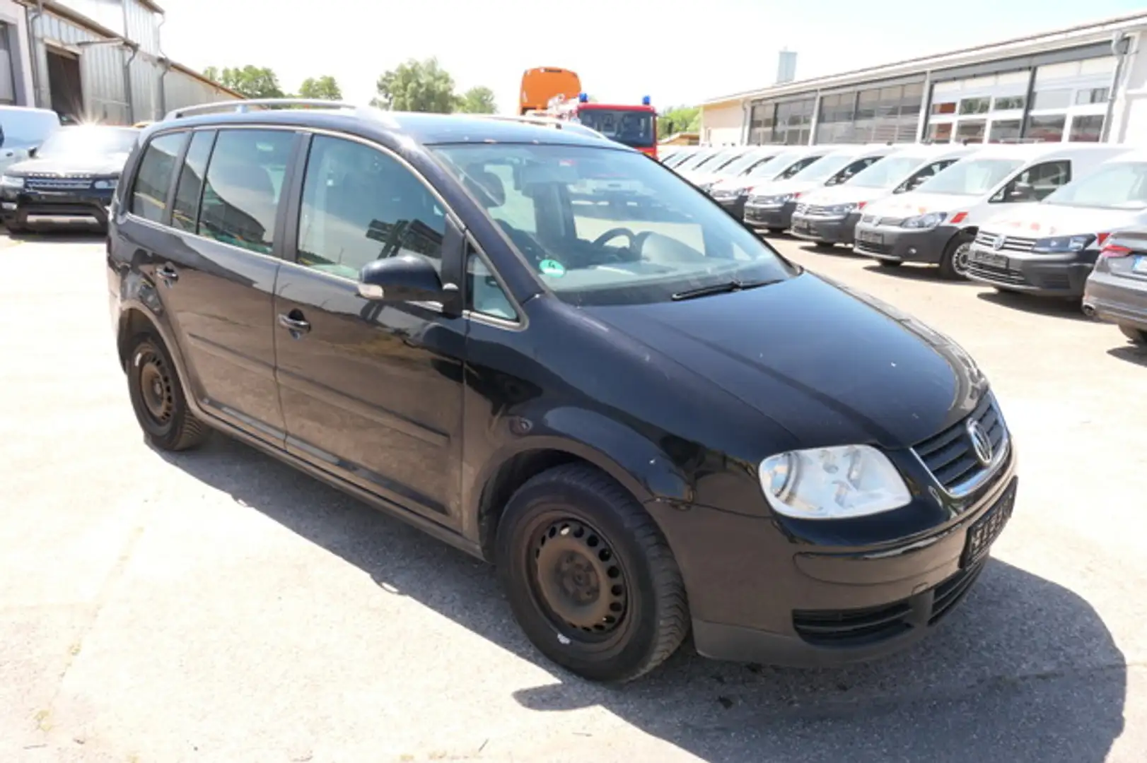 Volkswagen Touran Trendline Schwarz - 2