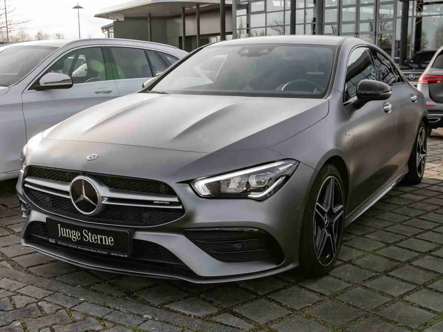 Mercedes-Benz CLA 35 AMG 4Matic|MBUX|RüKam|LED|Distro|Soundsys Grau - 1