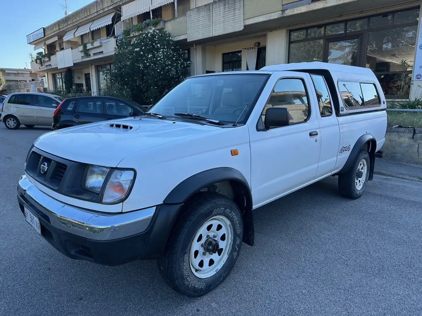 Nissan King Cab King Cab 1998 2.5 Biały - 1