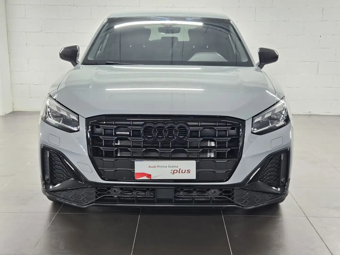 Audi Q2 35 2.0 tdi Identity Black quattro s-tronic Grigio - 2