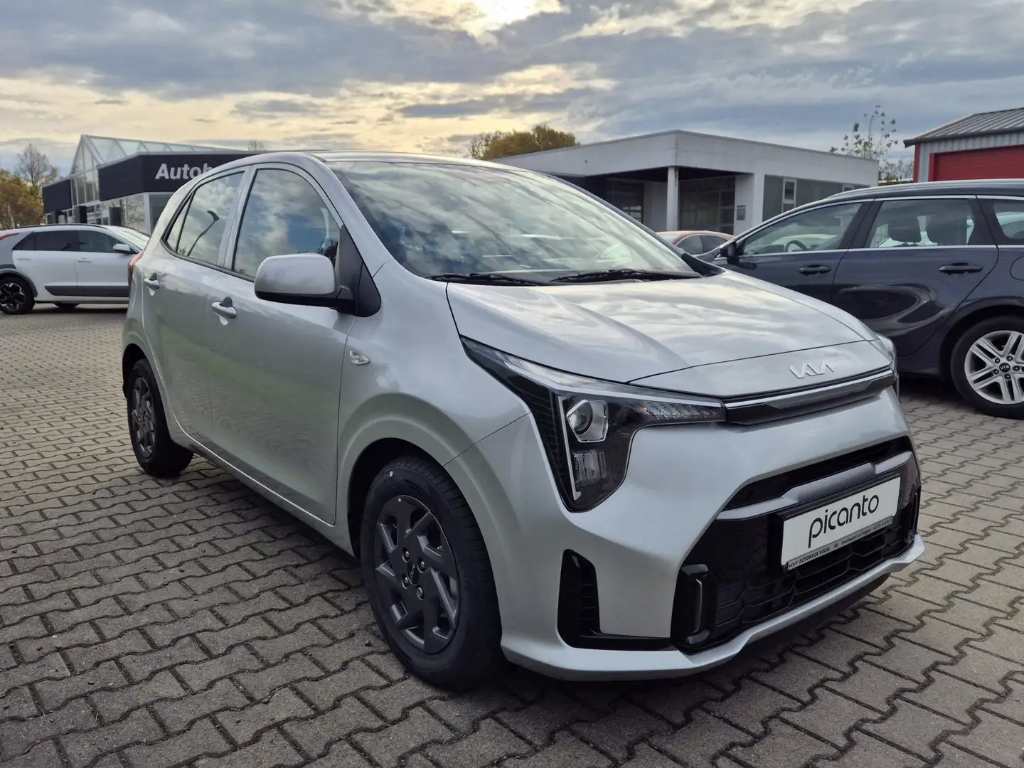 Kia Picanto 1.0 Vision Navi Kamera Sitz- & Lenkradheizung Silber - 2