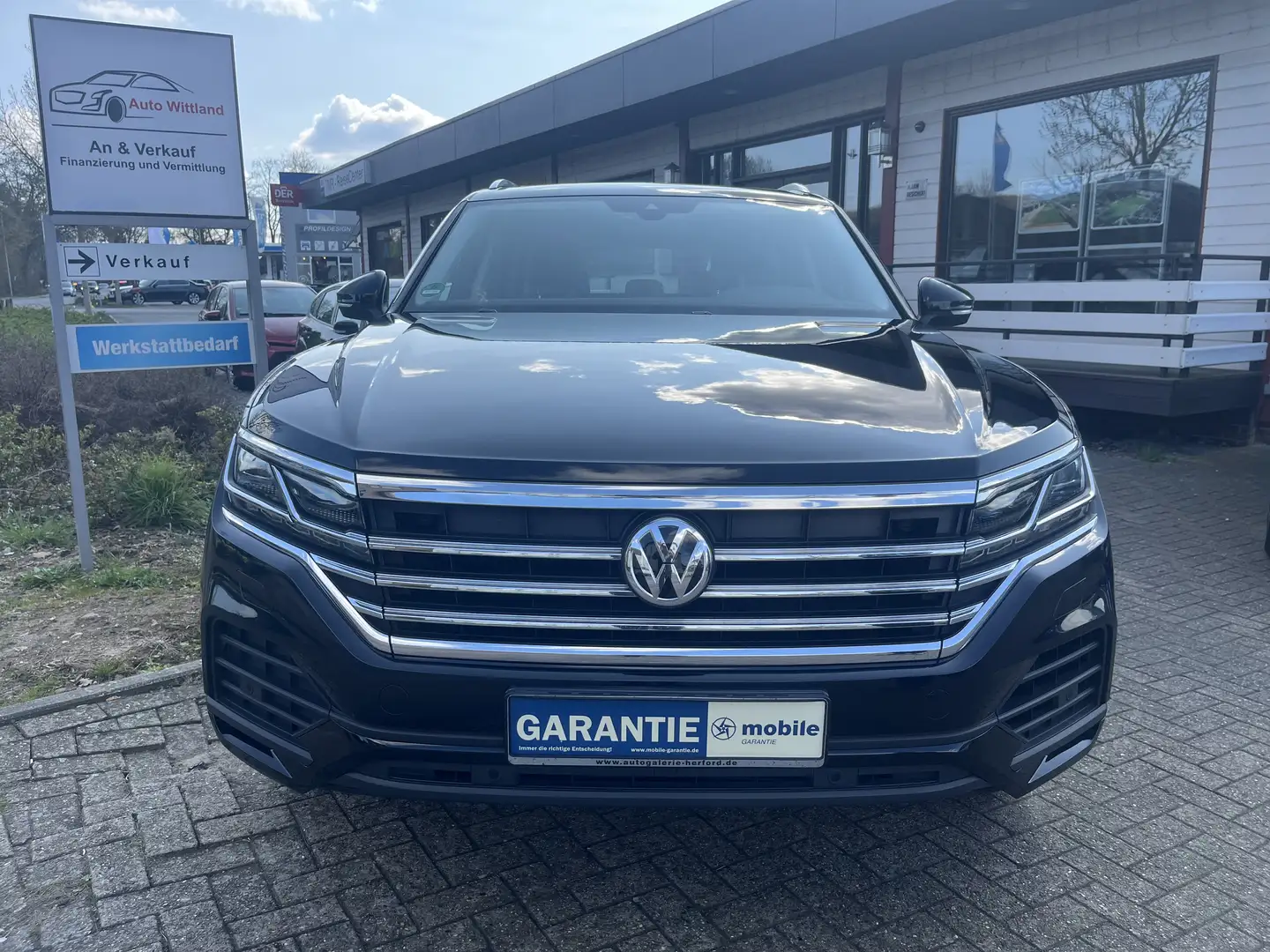 Volkswagen Touareg Basis 4Motion  Panoramadach AHK Schwarz - 2