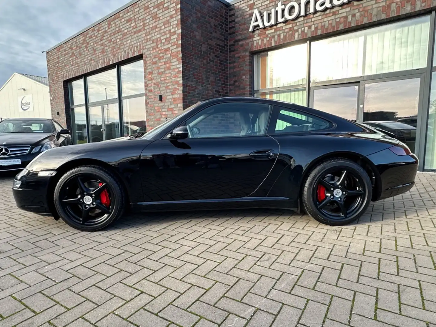 Porsche 911 Carrera Coupe*Wenig-km*Schiebedach*Navi* Schwarz - 2
