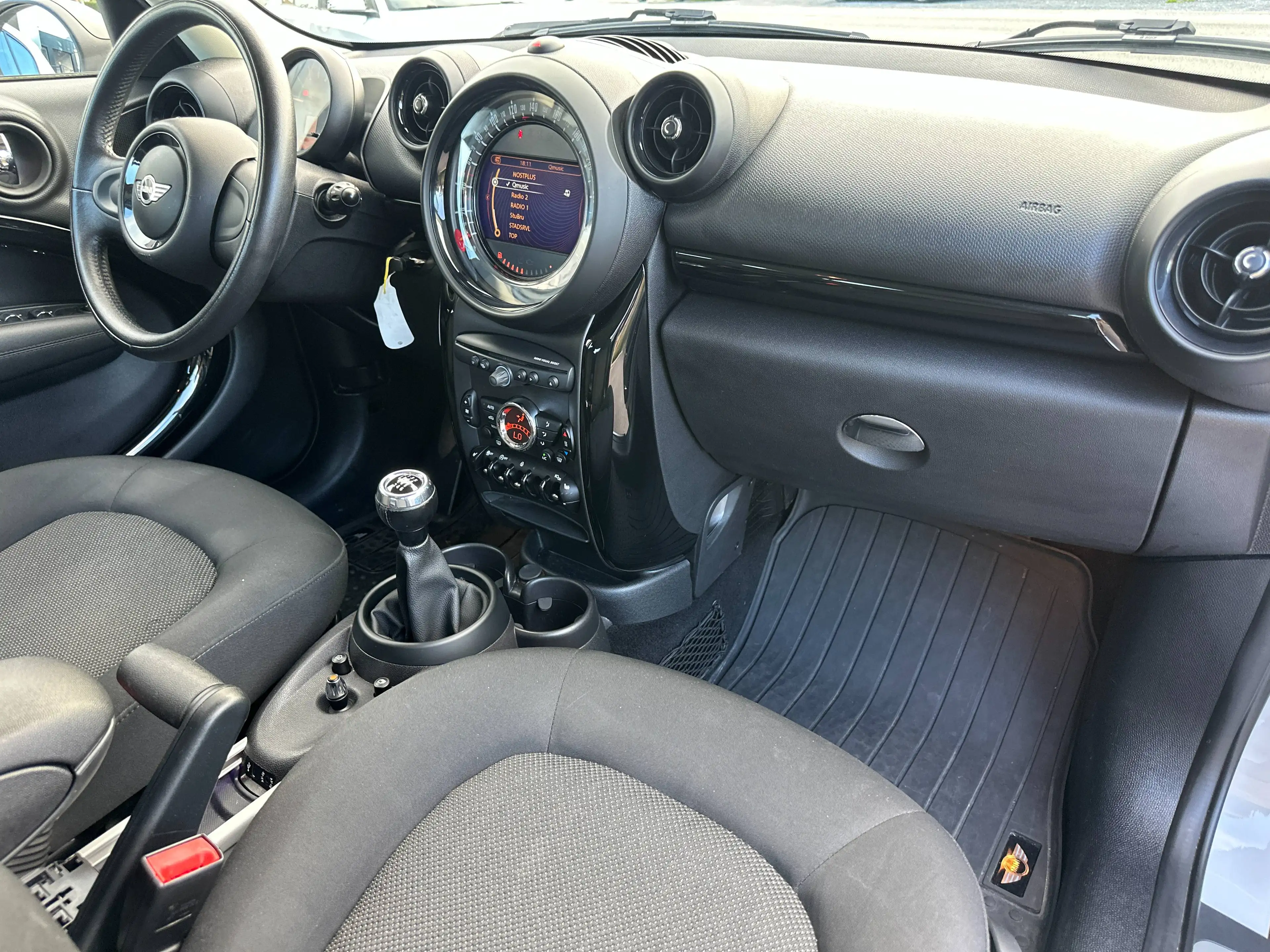 MINI One Countryman Mini 1.6i One Countryman Wit Xenon 5d Airco Stoelverw. — photo 3