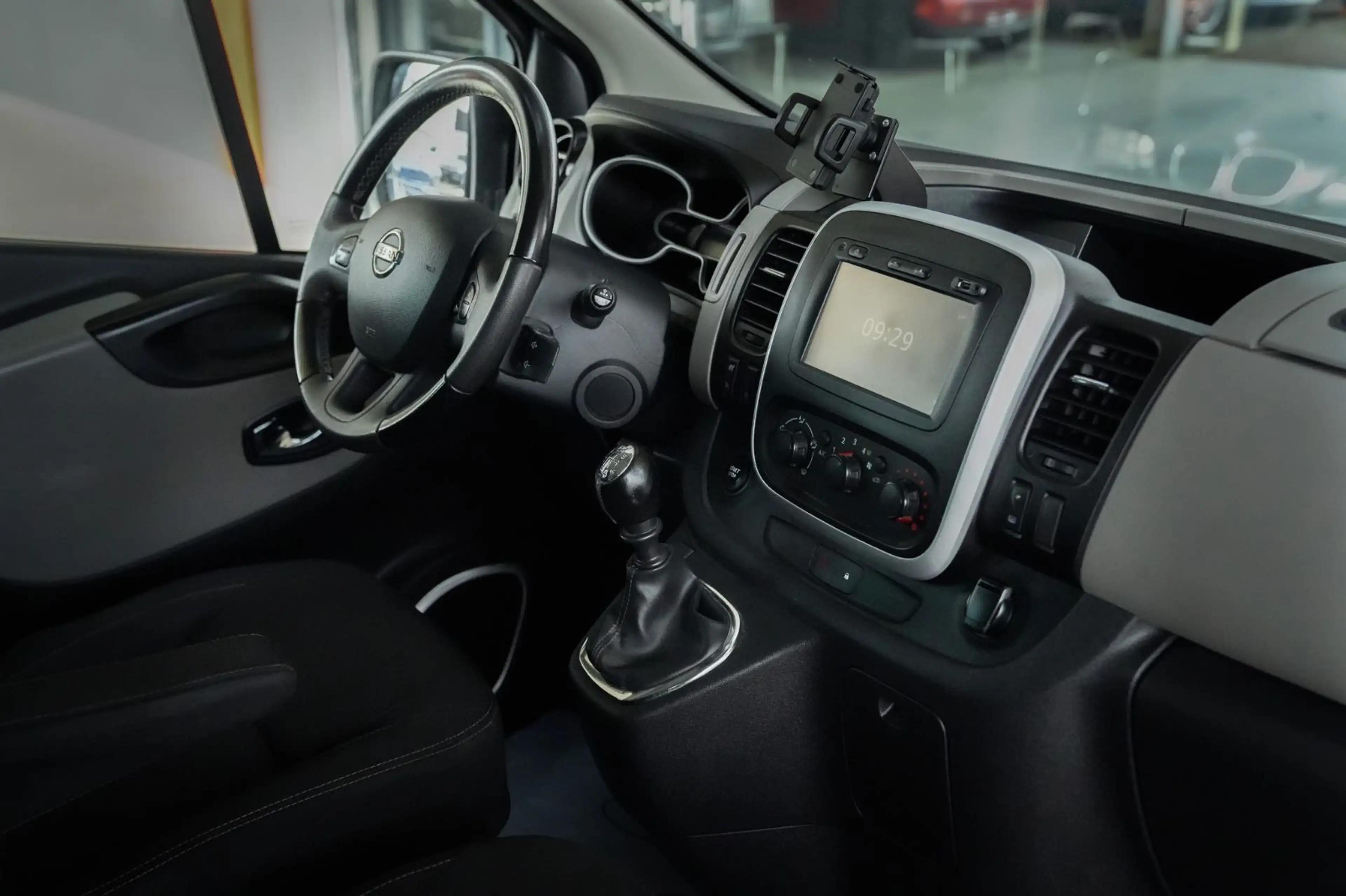 Nissan NV300 Kombi L1H1 *2.Hand/Temp./SHZ/Klima* — photo 6