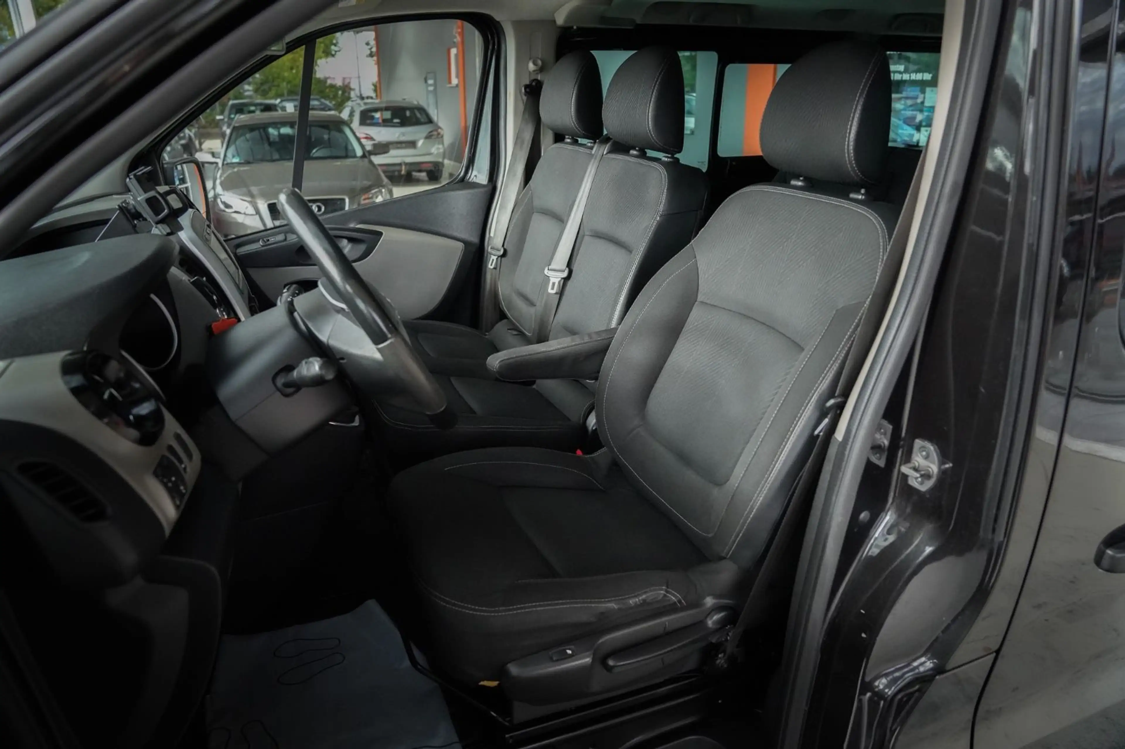 Nissan NV300 Kombi L1H1 *2.Hand/Temp./SHZ/Klima* — photo 13