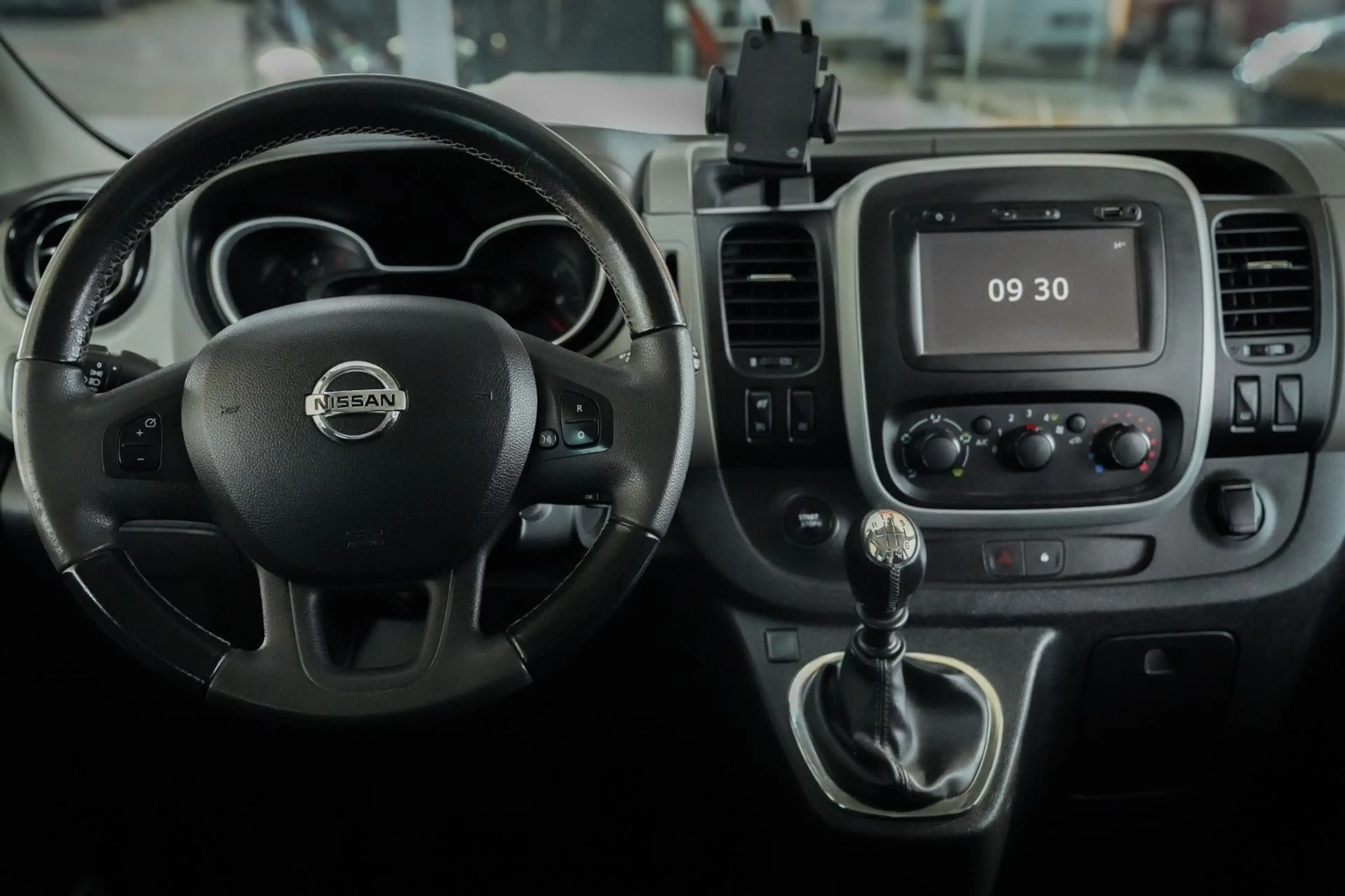 Nissan NV300 Kombi L1H1 *2.Hand/Temp./SHZ/Klima* — photo 4
