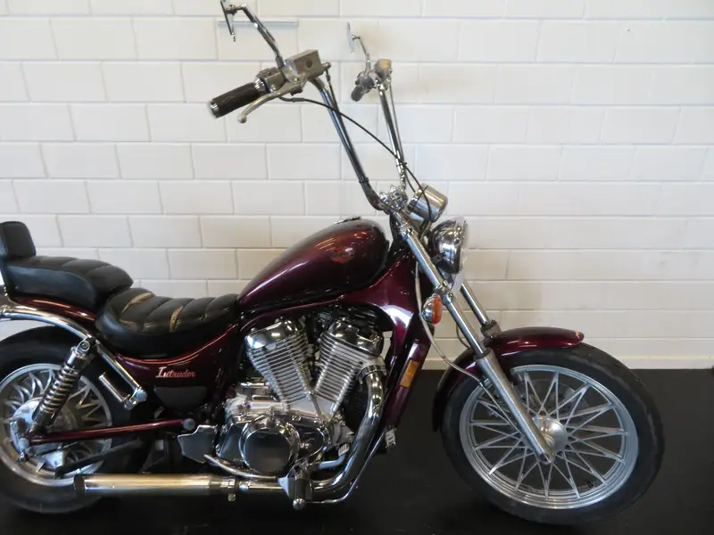 Suzuki VS 700 - foto 8