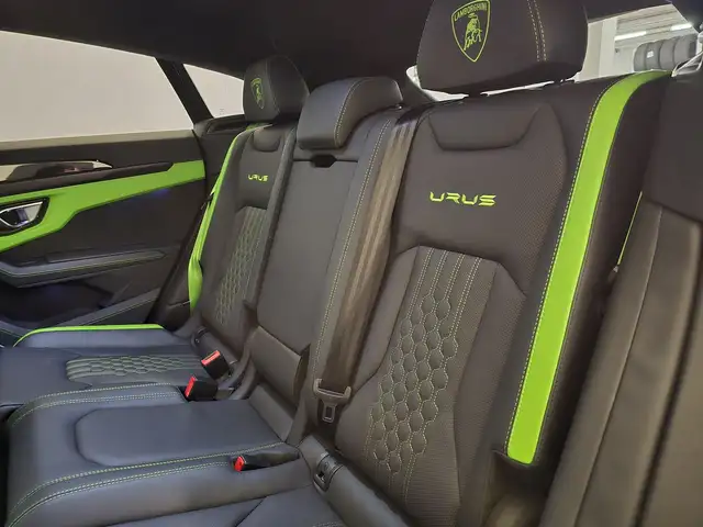 Lamborghini Urus view 8