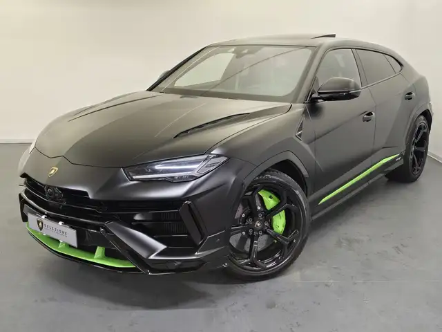 Lamborghini Urus view 10