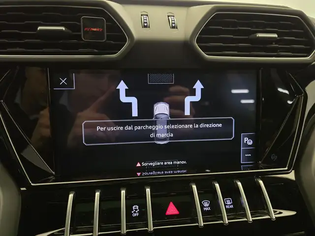 Lamborghini Urus view 14