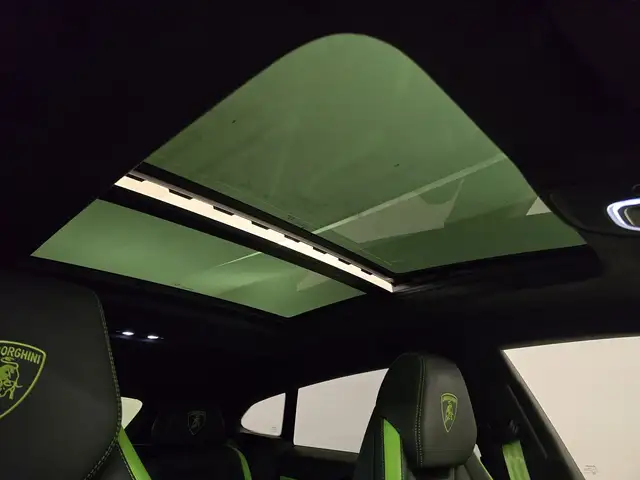 Lamborghini Urus view 11