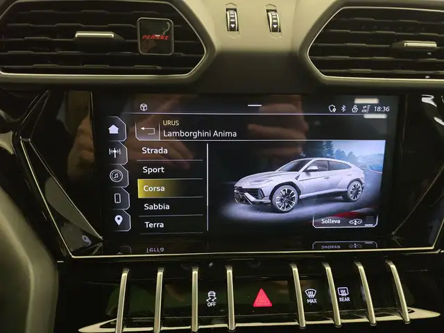 Lamborghini Urus view 12