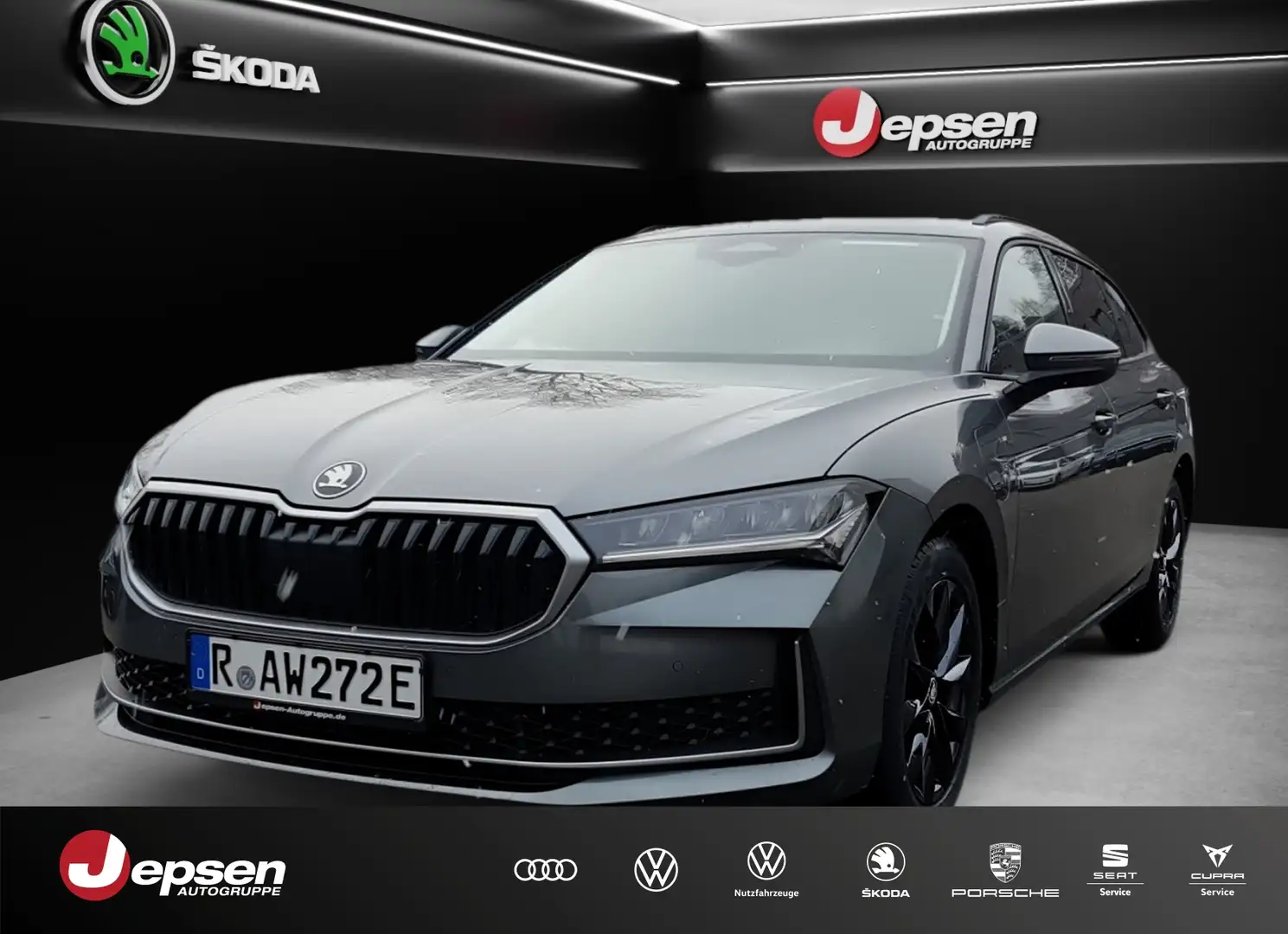 Skoda Superb Combi iV Selection 1,5 TSI DSG PLUG-IN Grau - 1
