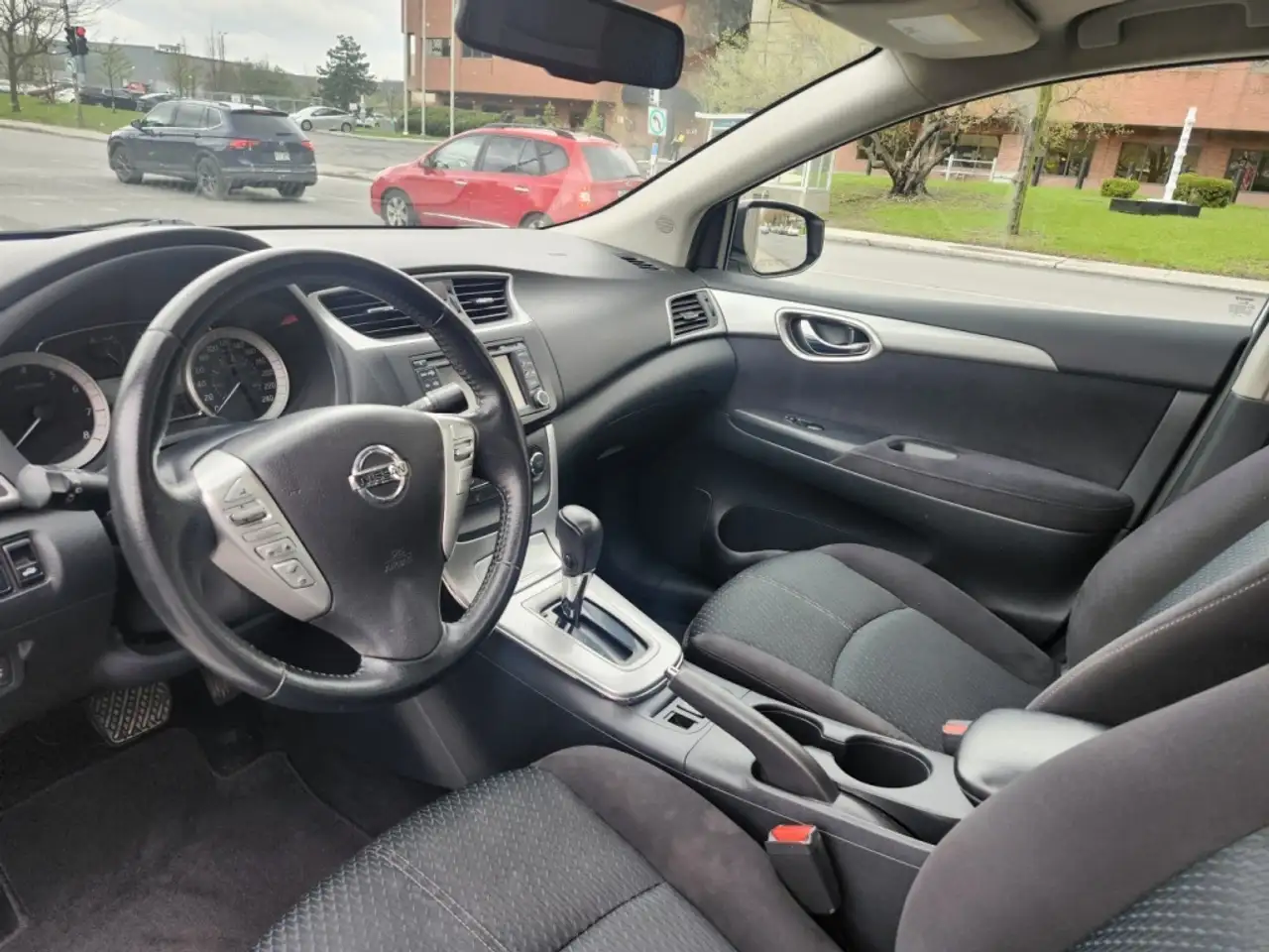 Nissan Sentra снимка Nissan Sentra