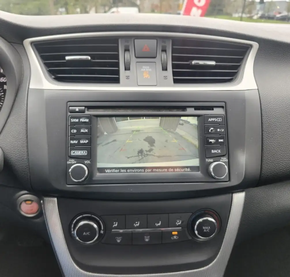 Nissan Sentra снимка Nissan Sentra