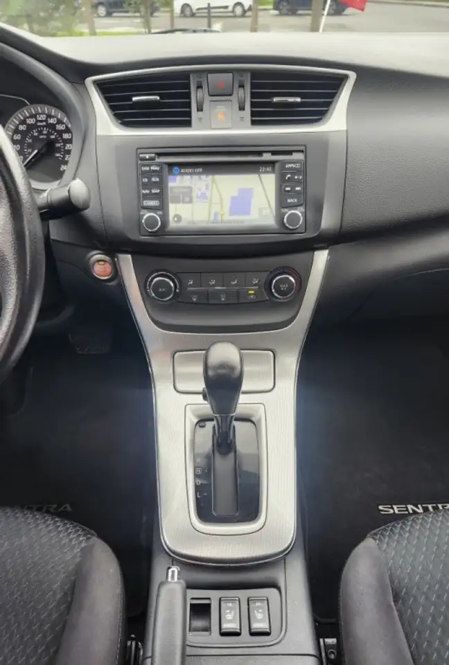 Nissan Sentra снимка Nissan Sentra