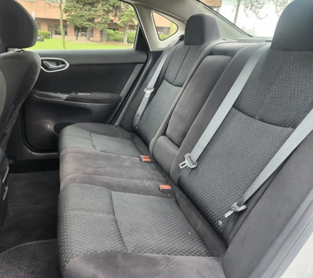 Nissan Sentra снимка Nissan Sentra