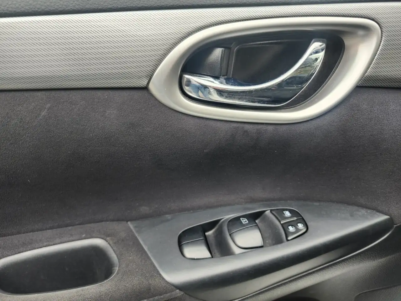Nissan Sentra снимка Nissan Sentra