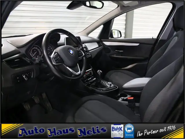 BMW 2 Series view 8