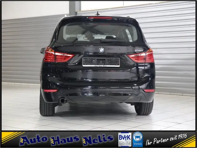 BMW 2 Series view 4