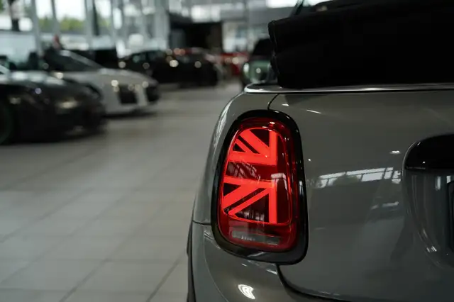 Mini Cooper view 15
