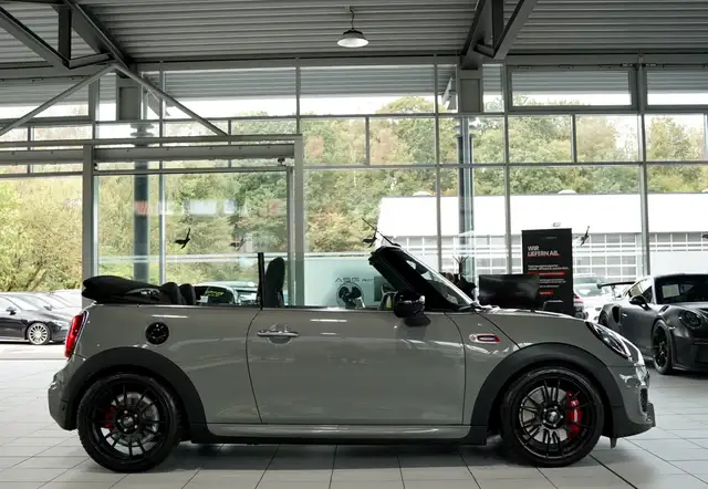Mini Cooper view 7