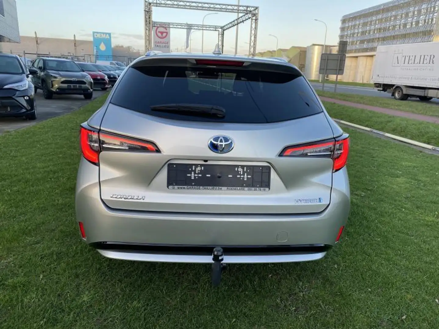 Toyota Corolla HEADUP, TREKHAAK, WINTER PACK, Argent - 2