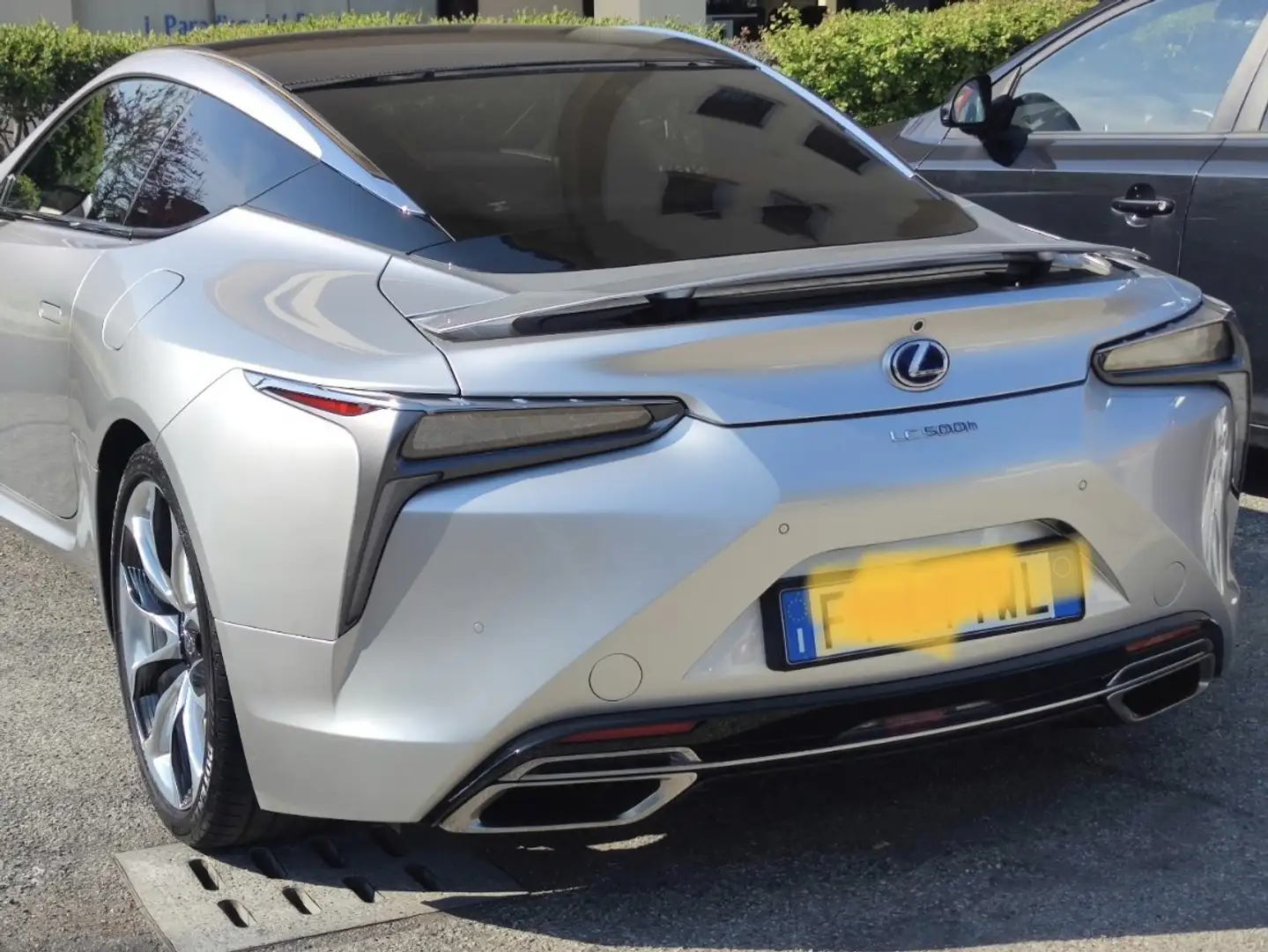 Lexus LC 500 500h sport Stříbrná - 2