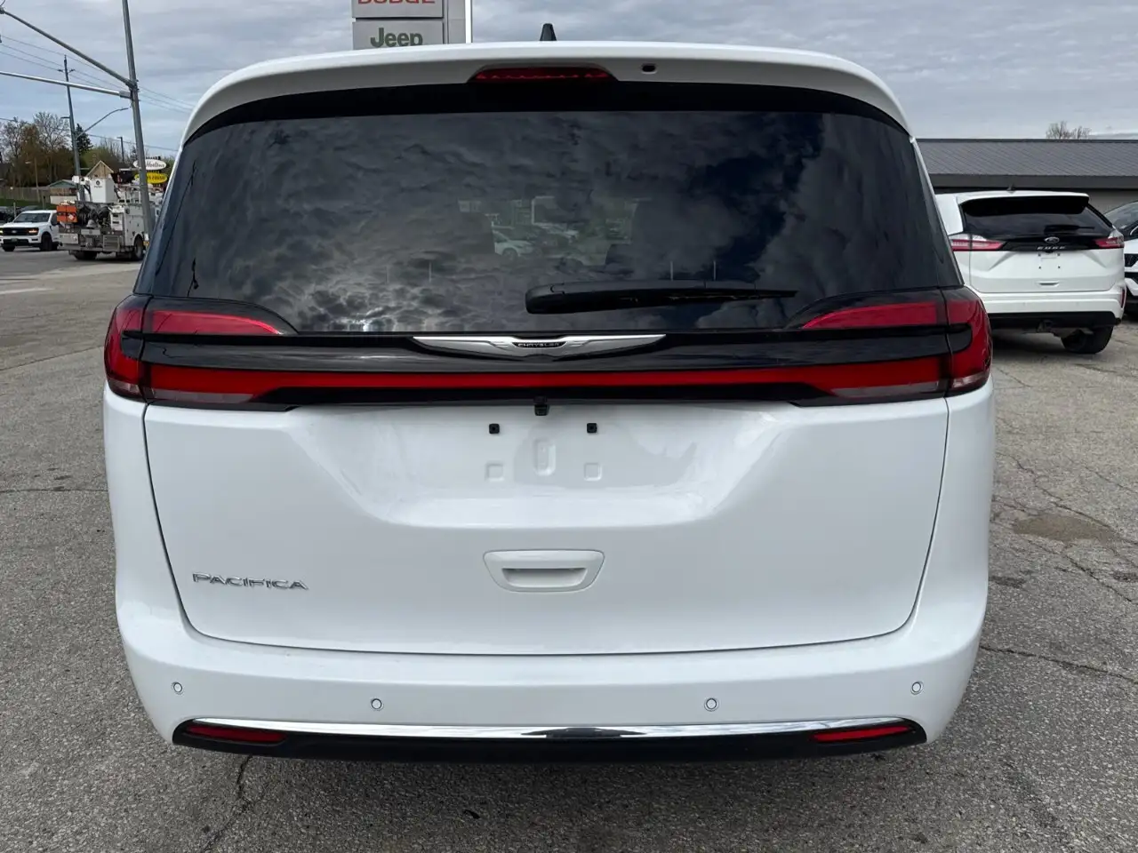 Chrysler Pacifica снимка Chrysler Pacifica