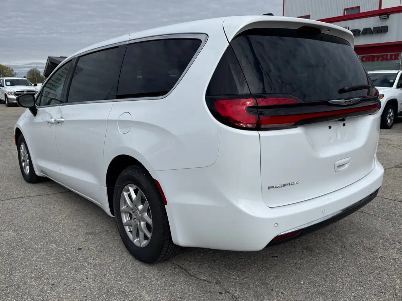 Chrysler Pacifica снимка Chrysler Pacifica